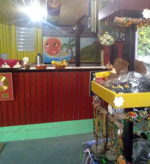 Di CrackAJack Bar