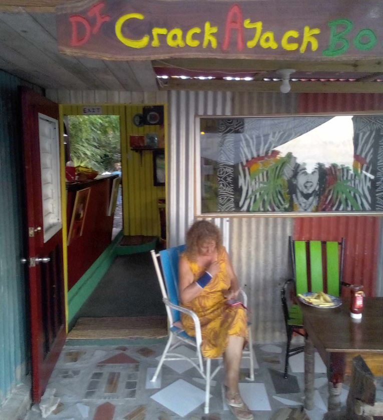 Di CrackAJack Bar